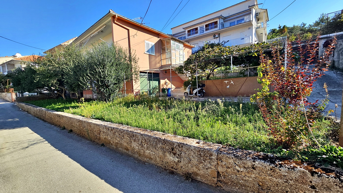 Hiša v Trogirju/Čiovu - Blizu kampa Rožac - 200 m od morja